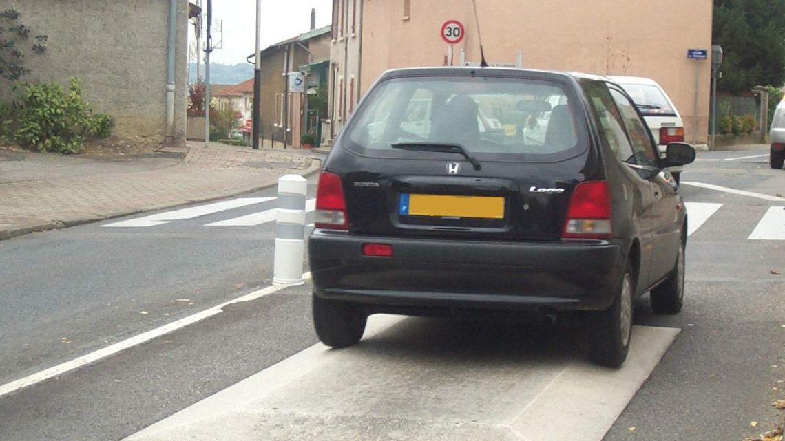 Installation pour faire lever le pieds des conducteurs en ville